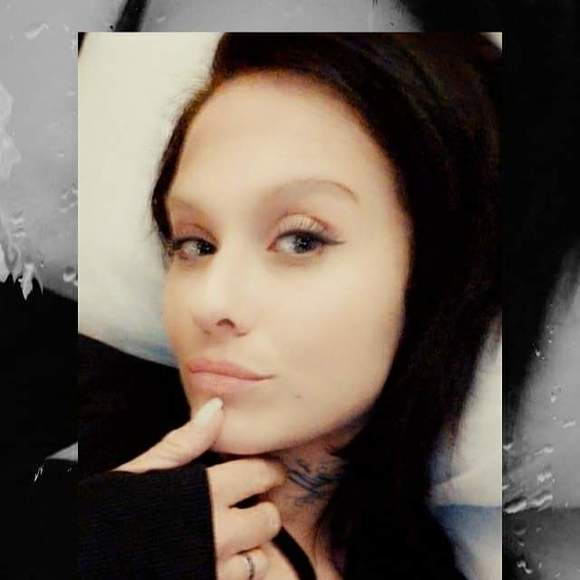 Meet your Posher, Moni - Picture 1 of 1